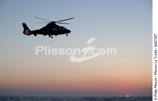 French Navy - © Philip Plisson / Plisson La Trinité / AA27357 - Photo Galleries - Military helicopter