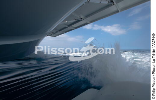 The Tùranor Planetsolar - © Philip Plisson / Plisson La Trinité / AA27449 - Photo Galleries - Motorboating