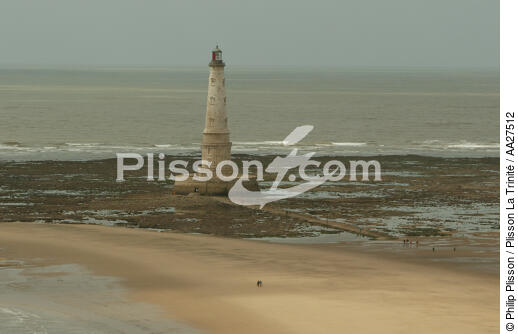 The lighthouse Cordouan in the estuary of the Gironde. [AT] - © Philip Plisson / Plisson La Trinité / AA27512 - Photo Galleries - Low tide