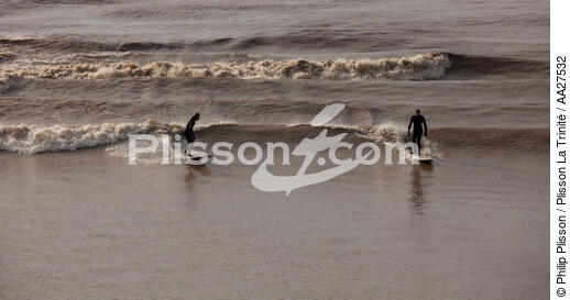 Le Mascaret sur la Dodogne - © Philip Plisson / Plisson La Trinité / AA27532 - Nos reportages photos - Surf