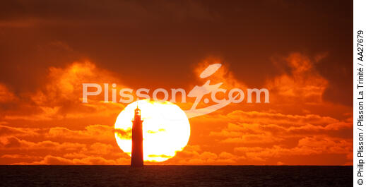 Chauveau lighthouse - © Philip Plisson / Plisson La Trinité / AA27679 - Photo Galleries - Sun
