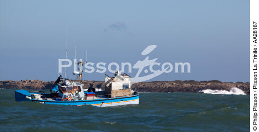 Yeu island - © Philip Plisson / Plisson La Trinité / AA28167 - Photo Galleries - Fishing vessel