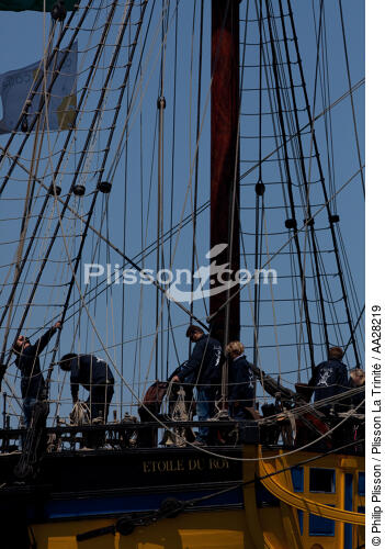 L'Etoile du Roy pendant La Semaine du Golfe 2011 - © Philip Plisson / Plisson La Trinité / AA28219 - Nos reportages photos - Trois-mâts barque frégate