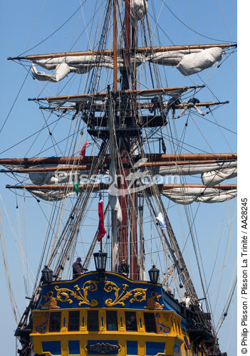 L'Etoile du Roy pendant La Semaine du Golfe 2011 - © Philip Plisson / Plisson La Trinité / AA28245 - Nos reportages photos - Trois-mâts barque frégate