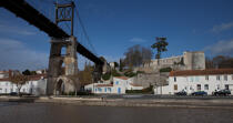Tonnay-Charente © Philip Plisson / Plisson La Trinité / AA28271 - Nos reportages photos - Pont suspendu