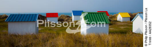 Cabanes de Gouville-sur-mer - © Philip Plisson / Plisson La Trinité / AA28352 - Nos reportages photos - Dune