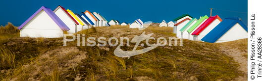Cabanes de Gouville-sur-mer - © Philip Plisson / Plisson La Trinité / AA28366 - Nos reportages photos - Dune