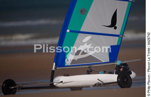 Grand Prix de Chars à voile à Omaha Beach - © Philip Plisson / Plisson La Trinité / AA28742 - Nos reportages photos - Sport non nautique