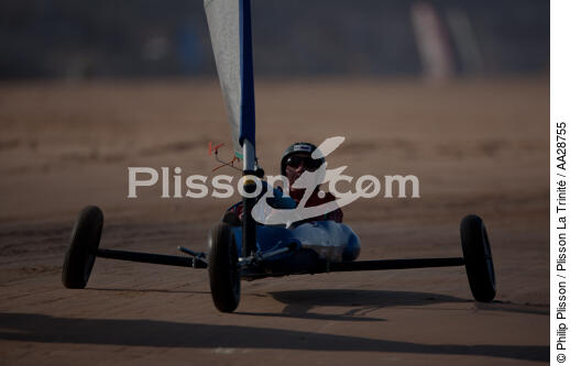 Grand Prix de Chars à voile à Omaha Beach - © Philip Plisson / Plisson La Trinité / AA28755 - Nos reportages photos - Site [14]