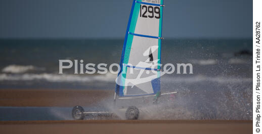 Grand Prix de Chars à voile à Omaha Beach - © Philip Plisson / Plisson La Trinité / AA28762 - Nos reportages photos - Sport non nautique