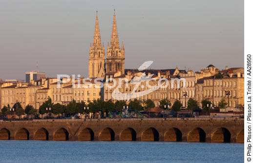 Bordeaux - © Philip Plisson / Plisson La Trinité / AA28950 - Nos reportages photos - Soleil