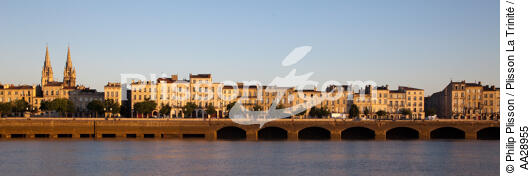 Bordeaux - © Philip Plisson / Plisson La Trinité / AA28955 - Photo Galleries - Sunrise