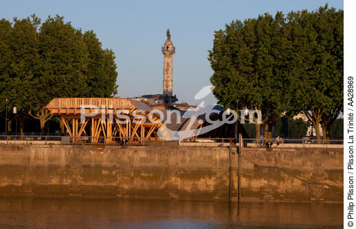 Bordeaux - © Philip Plisson / Plisson La Trinité / AA28969 - Photo Galleries - Framing