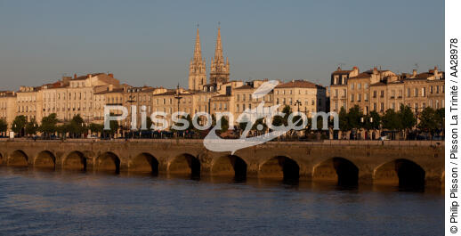 Bordeaux - © Philip Plisson / Plisson La Trinité / AA28978 - Photo Galleries - Sun