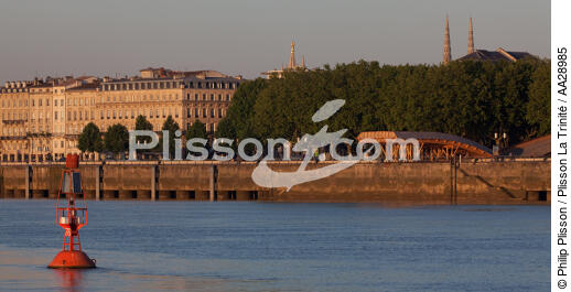 Bordeaux - © Philip Plisson / Plisson La Trinité / AA28985 - Nos reportages photos - Fleuve