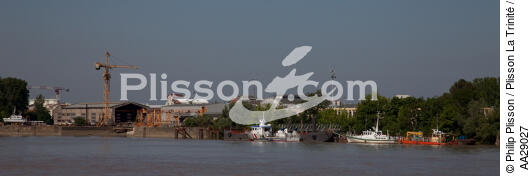 Bordeaux - © Philip Plisson / Plisson La Trinité / AA29027 - Photo Galleries - La Garonne