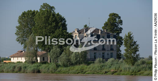 Château Grattequina - © Philip Plisson / Plisson La Trinité / AA29036 - Nos reportages photos - La Garonne