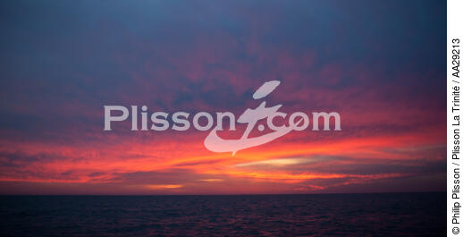 Charente sky - © Philip Plisson / Plisson La Trinité / AA29213 - Photo Galleries - Sunset