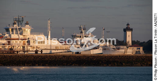Le verdon port - © Philip Plisson / Plisson La Trinité / AA29271 - Photo Galleries - Color