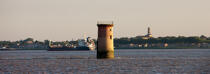 Trompeloup lighthouse in front of Pauillac © Philip Plisson / Plisson La Trinité / AA29299 - Photo Galleries - Color