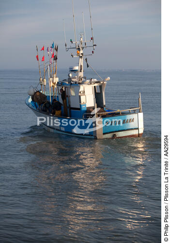 fishing in the estuary of the Gironde - © Philip Plisson / Plisson La Trinité / AA29594 - Photo Galleries - Fishing vessel