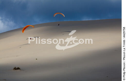 The dune du Pilat - © Philip Plisson / Plisson La Trinité / AA29758 - Photo Galleries - From Soulac to Capbreton