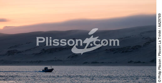 La dune du Pilat - © Philip Plisson / Plisson La Trinité / AA29769 - Nos reportages photos - Bateau de pêche