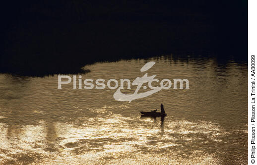 barque de pêcheur dans le delta du Nil. - © Philip Plisson / Plisson La Trinité / AA30099 - Nos reportages photos - L'Egypte vue du ciel