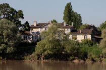 On the Dordogne river © Philip Plisson / Plisson La Trinité / AA30104 - Photo Galleries - River [large]