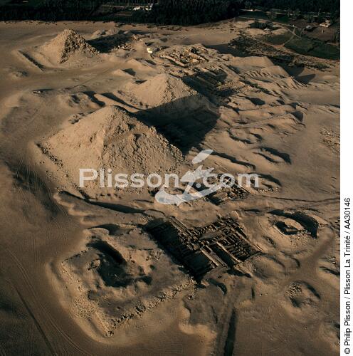 Les pyramides du site d'Abousir, Egypte - © Philip Plisson / Plisson La Trinité / AA30146 - Nos reportages photos - Egypte
