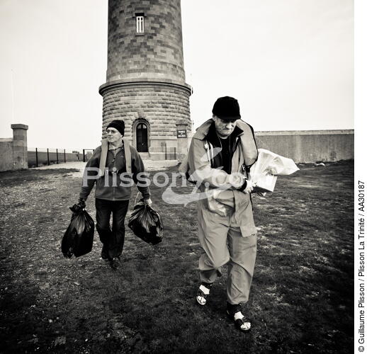 Ile Vierge lighthouse - © Guillaume Plisson / Plisson La Trinité / AA30187 - Photo Galleries - People