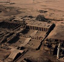 The Temple of Sethi 1er in Egypt © Philip Plisson / Plisson La Trinité / AA30240 - Photo Galleries - Egypt from above