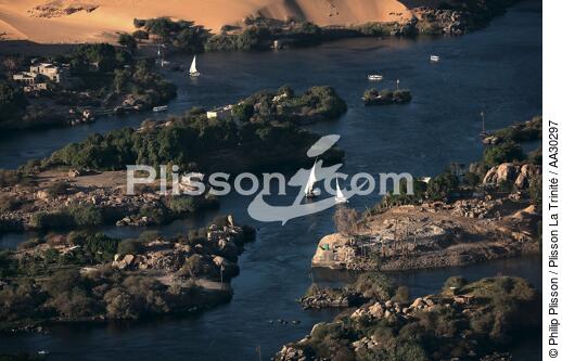 First cataract of the Nile near Aswan - © Philip Plisson / Plisson La Trinité / AA30297 - Photo Galleries - Egypt from above