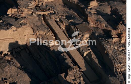 Les carrières de granit d'Assouan. - © Philip Plisson / Plisson La Trinité / AA30304 - Nos reportages photos - L'Egypte vue du ciel