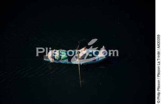 Sur le Nil. - © Philip Plisson / Plisson La Trinité / AA30359 - Nos reportages photos - Hydrologie