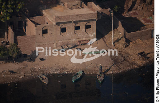 Sur les rives du Nil. - © Philip Plisson / Plisson La Trinité / AA30438 - Nos reportages photos - L'Egypte vue du ciel