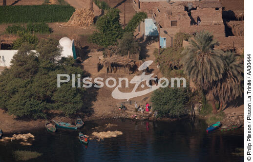 Sur les rives du Nil. - © Philip Plisson / Plisson La Trinité / AA30444 - Nos reportages photos - L'Egypte vue du ciel