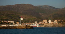 Port-Vendres © Philip Plisson / Plisson La Trinité / AA30560 - Nos reportages photos - Feu de port