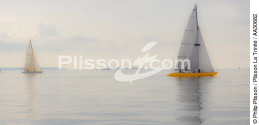 Open de France 6 mètres JI en Baie de Quiberon. - © Philip Plisson / Plisson La Trinité / AA30682 - Nos reportages photos - Mer calme