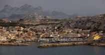 Le port des Goudes à Marseille © Philip Plisson / Plisson La Trinité / AA31091 - Nos reportages photos - Bouches du Rhône