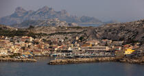 Le port des Goudes à Marseille © Philip Plisson / Plisson La Trinité / AA31092 - Nos reportages photos - De Marseille à Hyères