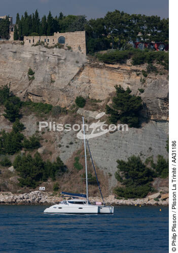 Cassis - © Philip Plisson / Plisson La Trinité / AA31186 - Photo Galleries - Cruising catamaran
