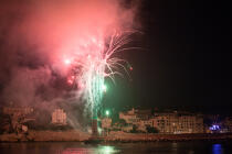 Fireworks in Cassis © Philip Plisson / Plisson La Trinité / AA31210 - Photo Galleries - From Marseille to Hyères