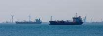 Oil tanker at Fos sur Mer © Philip Plisson / Plisson La Trinité / AA31225 - Photo Galleries - Oil tanker