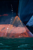 Bows in the oil port of Lavera [AT] © Philip Plisson / Plisson La Trinité / AA31249 - Photo Galleries - Oil tanker