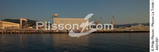 La Ciotat - © Philip Plisson / Plisson La Trinité / AA31291 - Photo Galleries - Shipyards