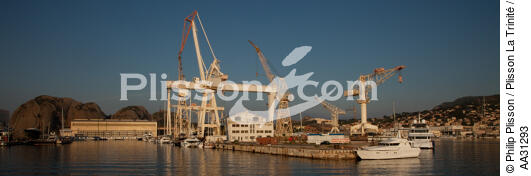 La Ciotat - © Philip Plisson / Plisson La Trinité / AA31293 - Photo Galleries - Shipyards