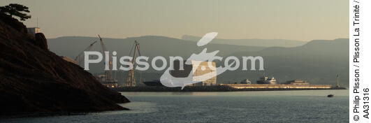 La Ciotat - © Philip Plisson / Plisson La Trinité / AA31316 - Photo Galleries - Shipyards