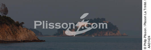Le fort de Brégançon à Bormes-Les-Mimosas - © Philip Plisson / Plisson La Trinité / AA31424 - Nos reportages photos - De Porquerolles à Théoule-sur-mer