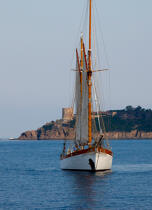 Anchor off Port-Cros © Philip Plisson / Plisson La Trinité / AA31660 - Photo Galleries - Sails